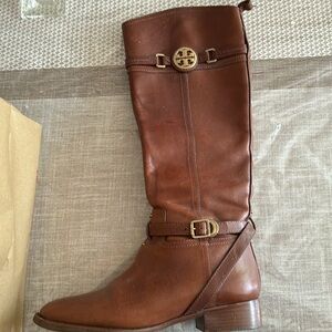 Barely used Tory Burch boots